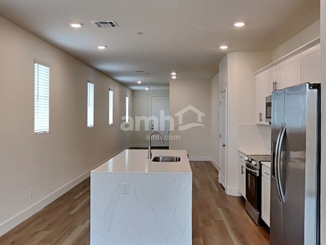 501 Speckled Orchid Pl