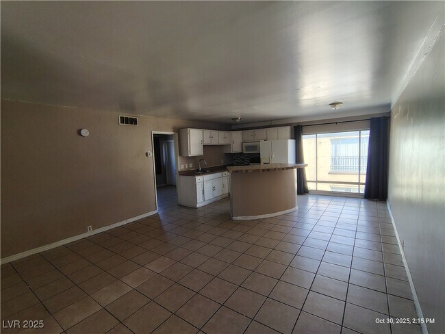 Photo - 2929 E Elm Ave Unidad 4