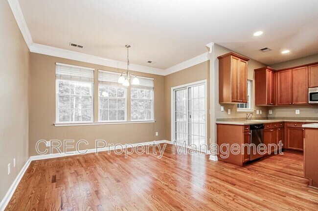 Photo - 3533 Claremont St
