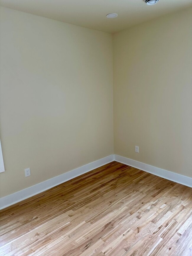 Photo - 901-903 E Center St Unidad 903-A E Center St  (Upper rear)