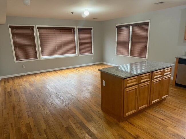 Photo - 104 Luttgen Pl Unit 4