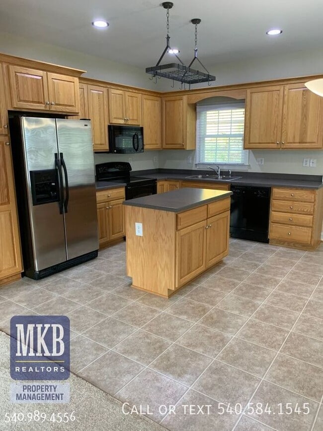 Photo - 2810 King St NE