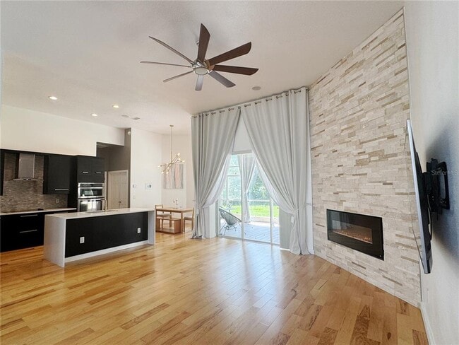 Photo - 824 Palm Cove Dr