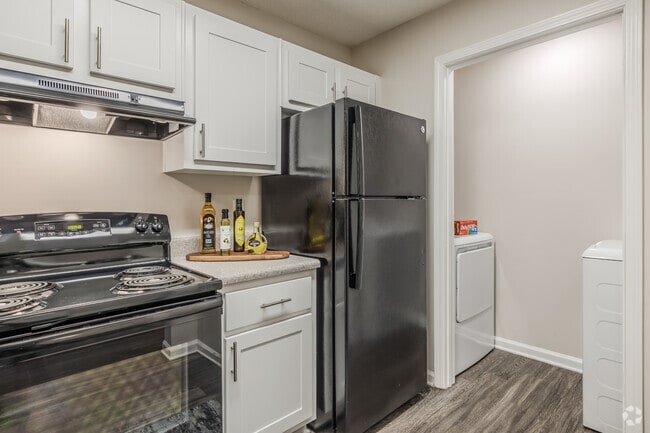 2BR, 2BA - 1,113SF - Kitchen - Belle Vista Apartments