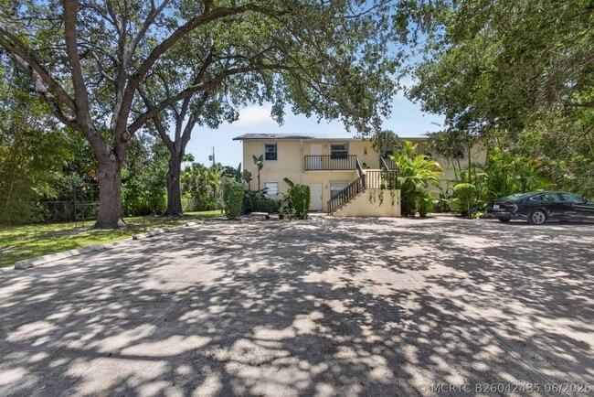 Photo - 708 SW Gardens Blvd