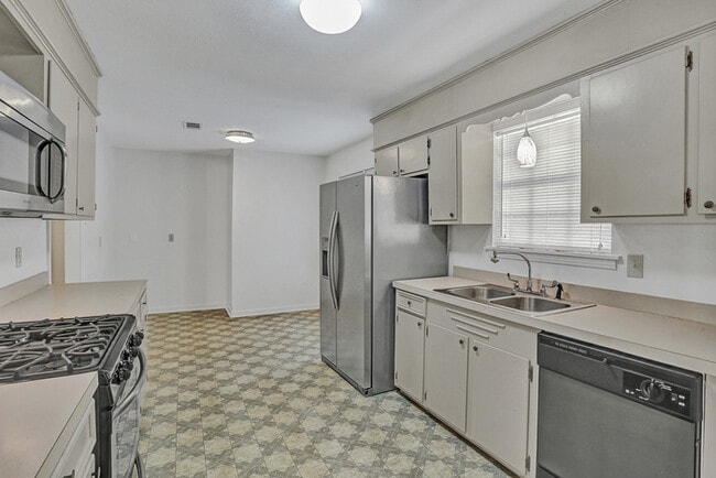 Photo - 205 Walnut St