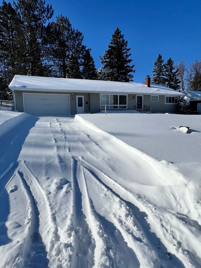 Building Photo - 140 E Niagara St