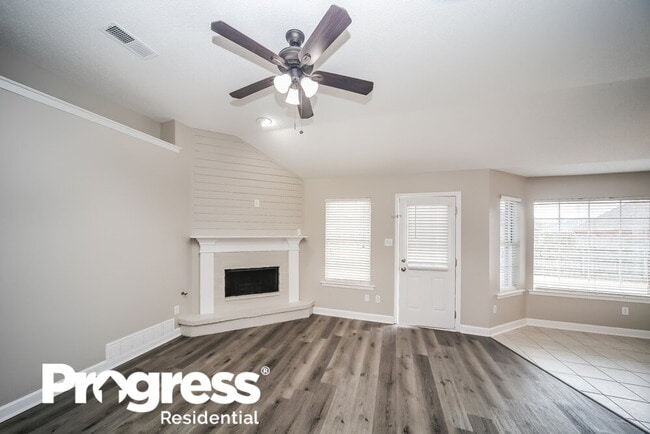 Photo - 13083 Braybourne Cross