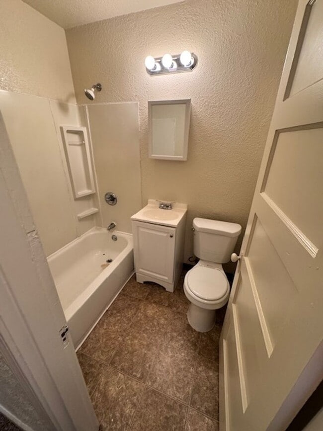 Photo - 2120 Gold St Unit 1