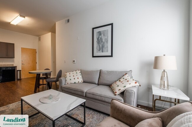 Building Photo - 1903 E Marshall St Unit 116.1407040 Rental