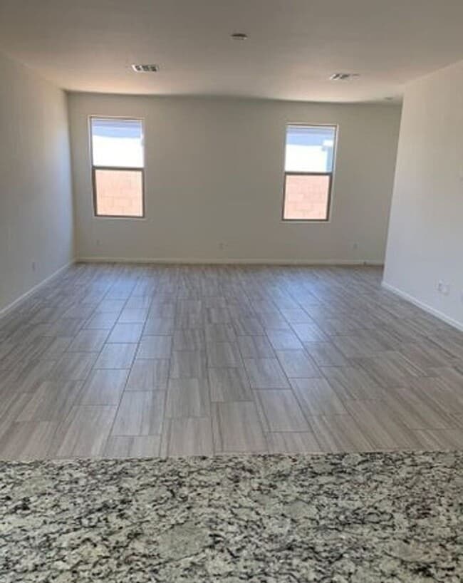 Photo - MOVE IN SPECIALS!! $500.00 MOVE IN CREDIT!...