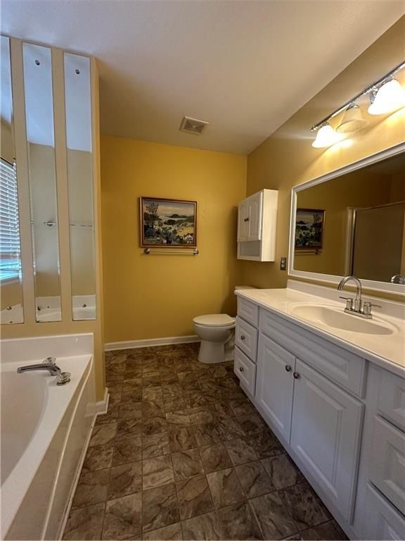 Photo - 1943 Oakbluff Way SW