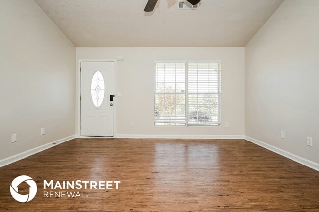 Photo - 709 Trickle Ln