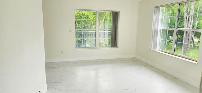 Photo - 11128 59th St N