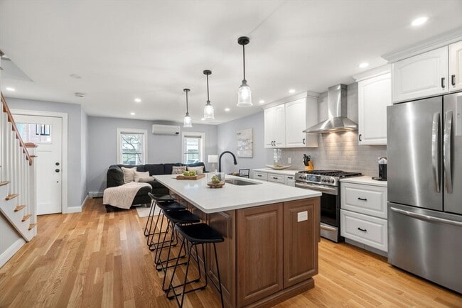 Photo - 510 Medford St