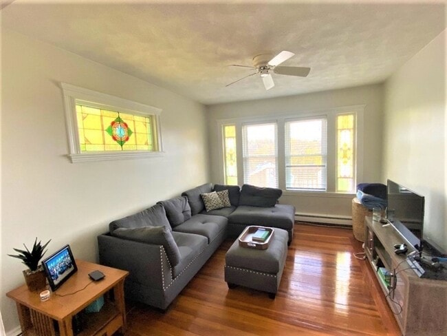 27 Langley Rd Unit 2
