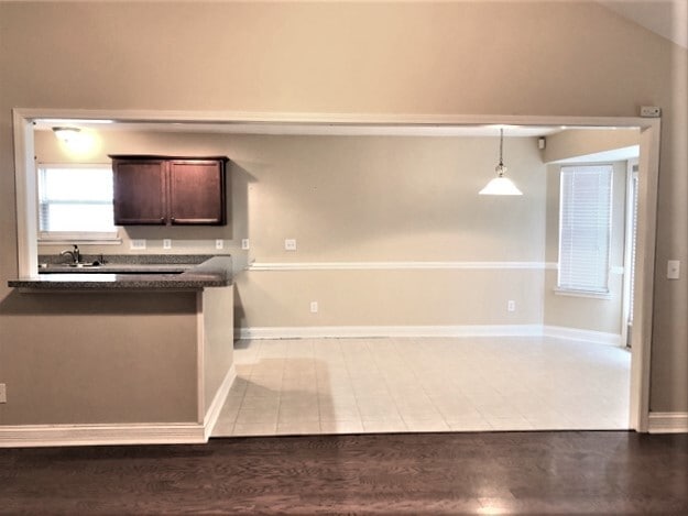 Photo - 1325 Sunray Dr