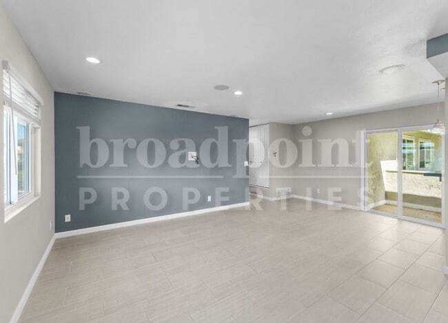 Photo - 2512 Wanek Rd