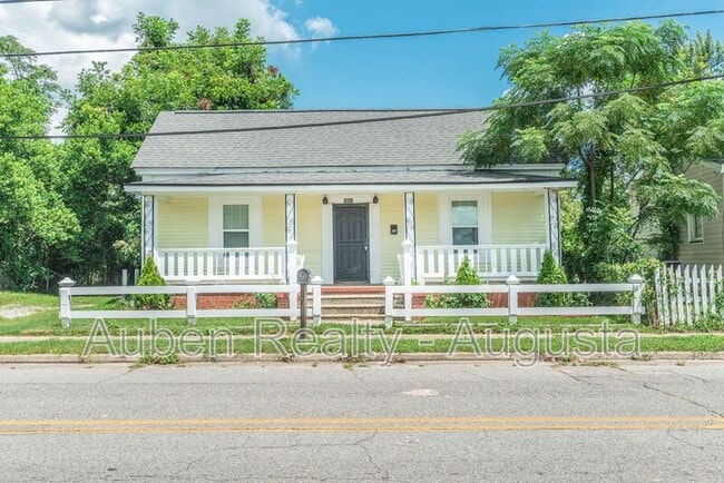 Building Photo - 1911 Battle Row Rental