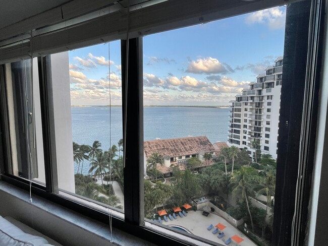 Building Photo - 540 Brickell Key Unit 1201