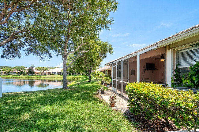 2473 S Coral Trace Cir
