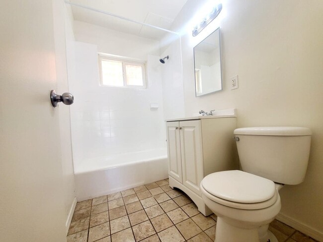 Photo - 1926 -1930 W. Jefferson Blvd.