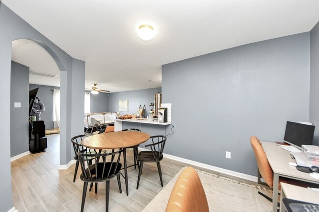 Building Photo - 2430 Regatta Ln