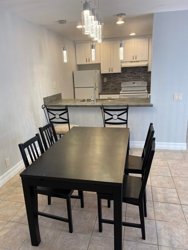 Photo - 8324 Regents Rd Condo Unit 1P