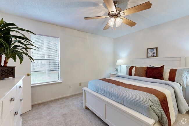1BD 1BA 600SF
