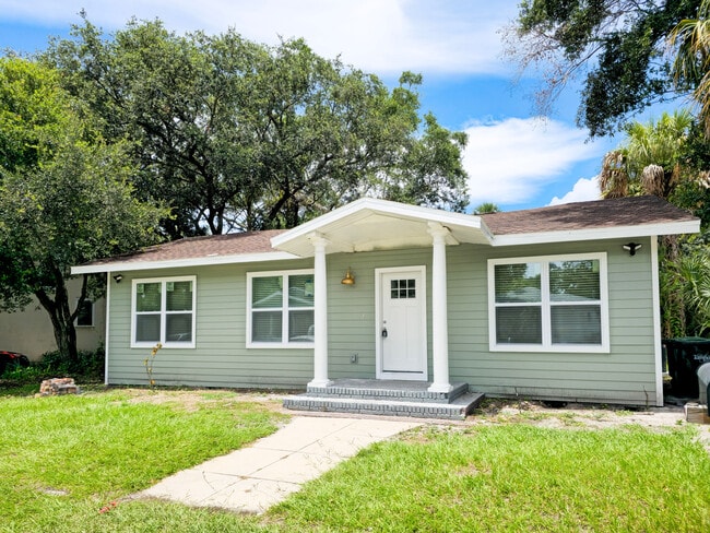 Building Photo - 701 W Plaza Pl Rental