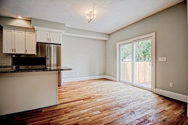 Photo - 167 N Main St