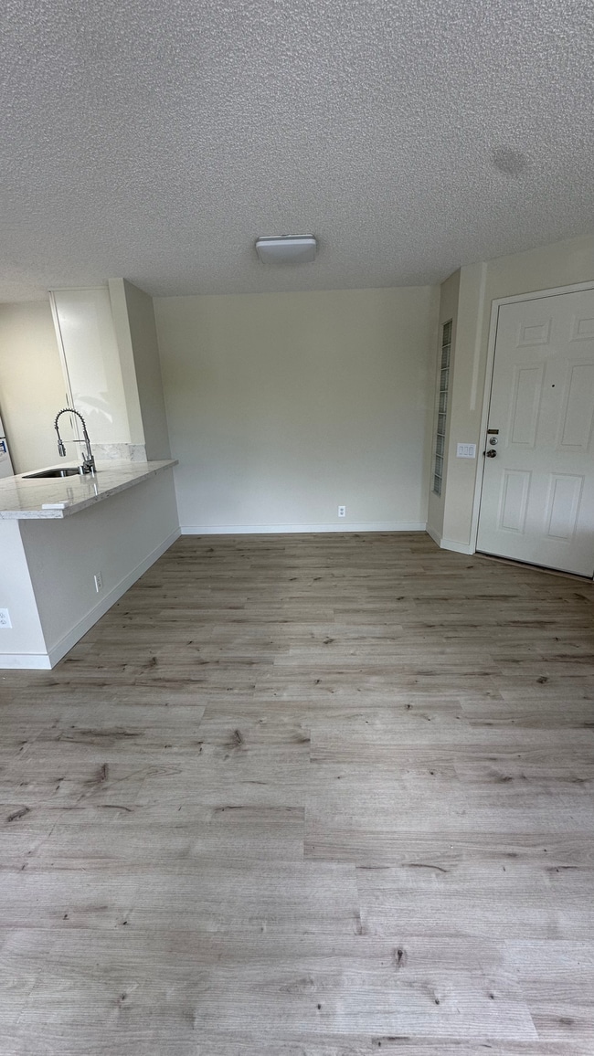 Kitchen & Dining - 91-238 Hanapouli Cir