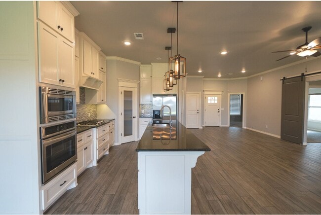 1021 NE 34th Terr