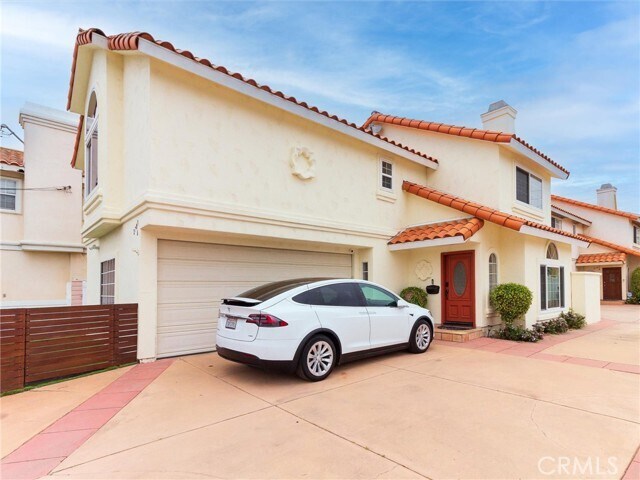2703 Huntington Ln