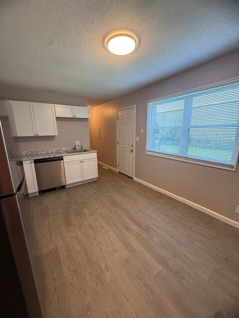 Photo - 1602 Kings Way