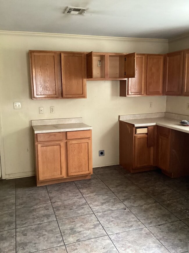 Photo - 3 bedroom, 2 bathroom home close to ULL!