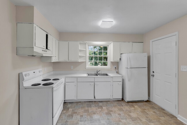 Photo - 1508 Beaufort St