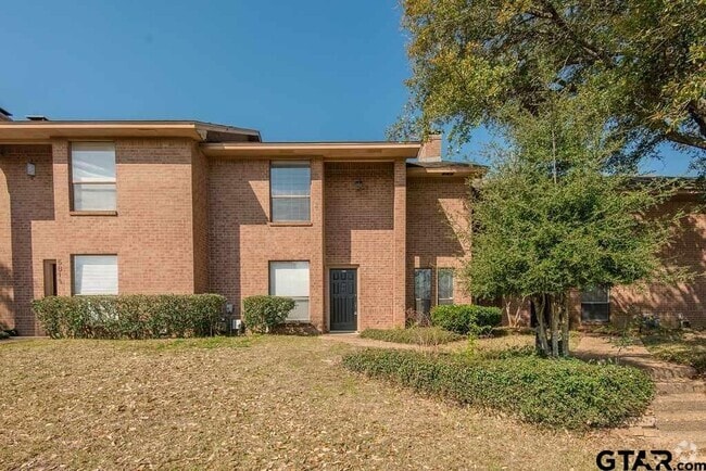 Building Photo - 5809 Hollytree- Rental