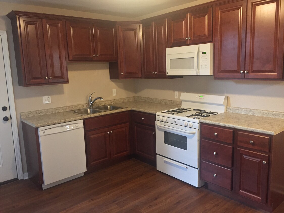 Kitchen - 117 Stratford Avenue (Pittsburgh, PA)