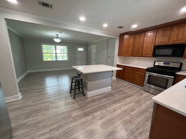 Photo - Pensacola - Mallory Heights - 3 Bedroom, 2...
