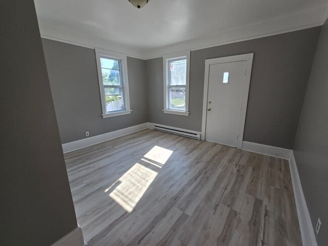 Building Photo - 2691 S 15th St Unit Apartment #3