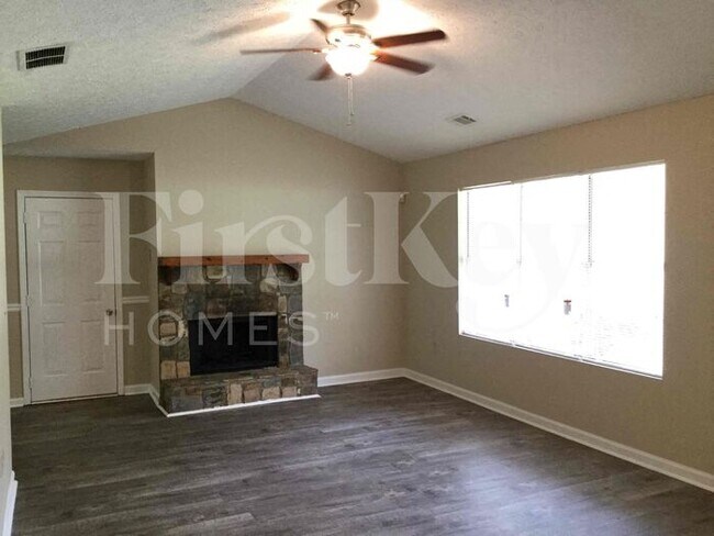 Photo - 470 Cowan Rd Casa