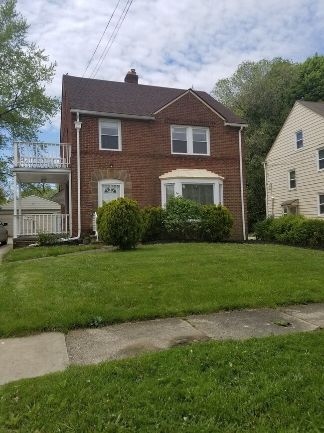 Cleveland Heights 4-Bed, 2.5-Bath - Availa... - Cleveland Heights 4-Bed, 2.5-Bath - Availa... House