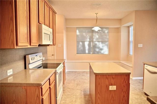 Photo - 1427 Autumnmist Dr
