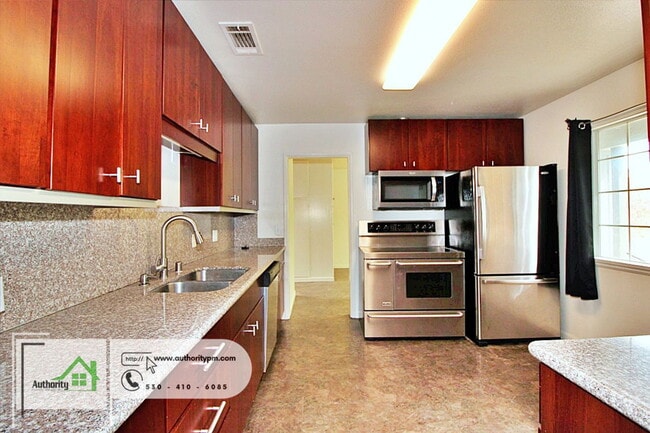 2350 Bonnie Dr