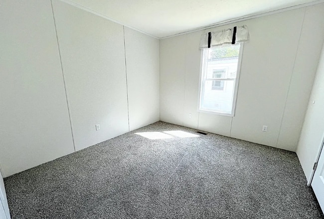 Photo - 17042 Coventry Ln