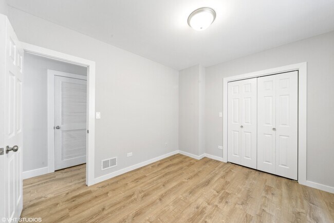 Photo - 6042 W 63rd St Unidad 2