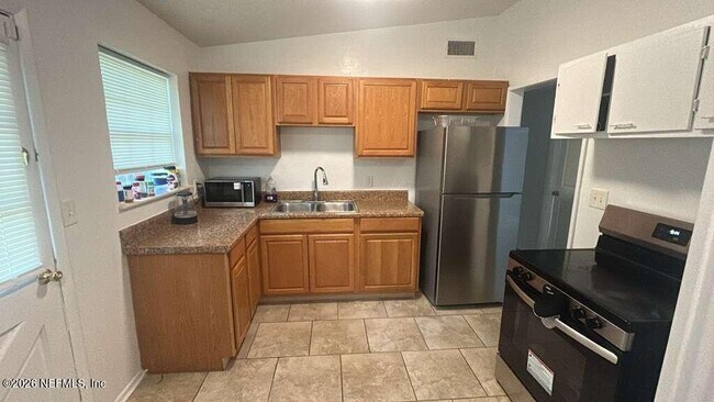 Photo - 815 La Marche Dr