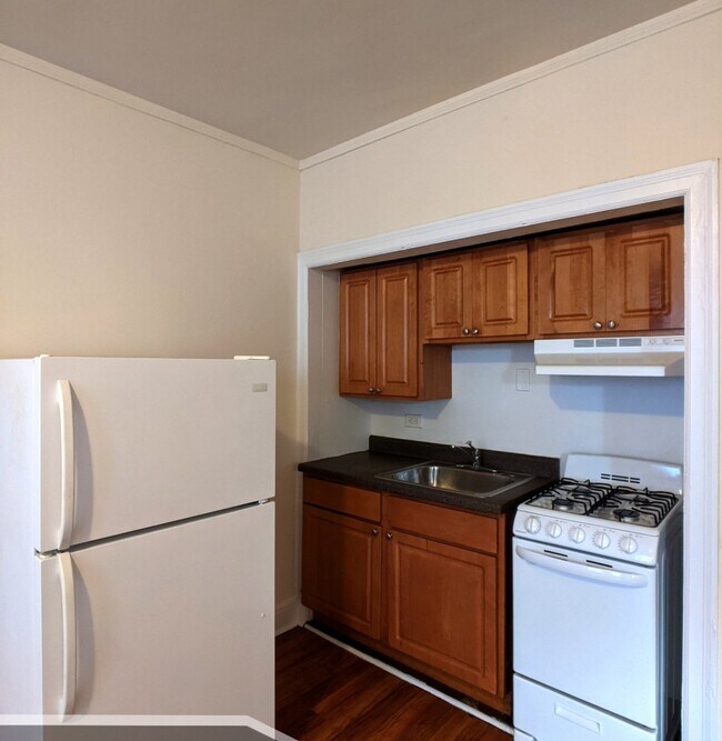 Photo - 3335 W Diversey Ave Unit 212