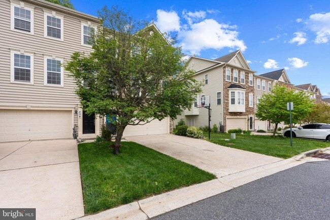 232 Mohegan Dr